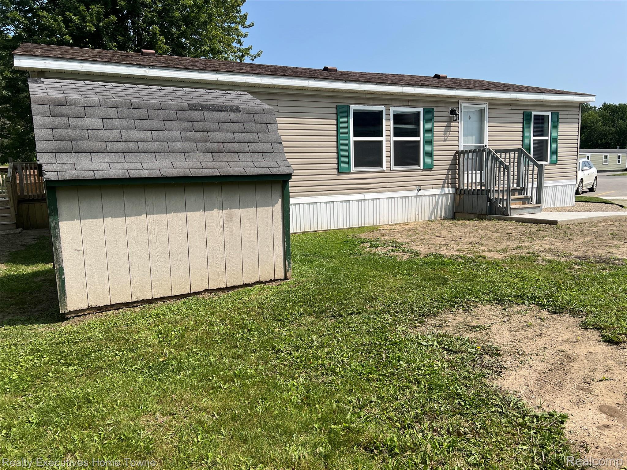 7140. Mapleview Circle W 64 Property Photo 18