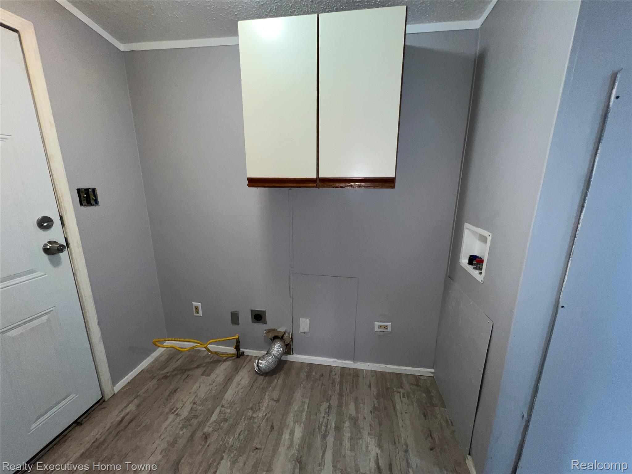 7140. Mapleview Circle W 64 Property Photo 23