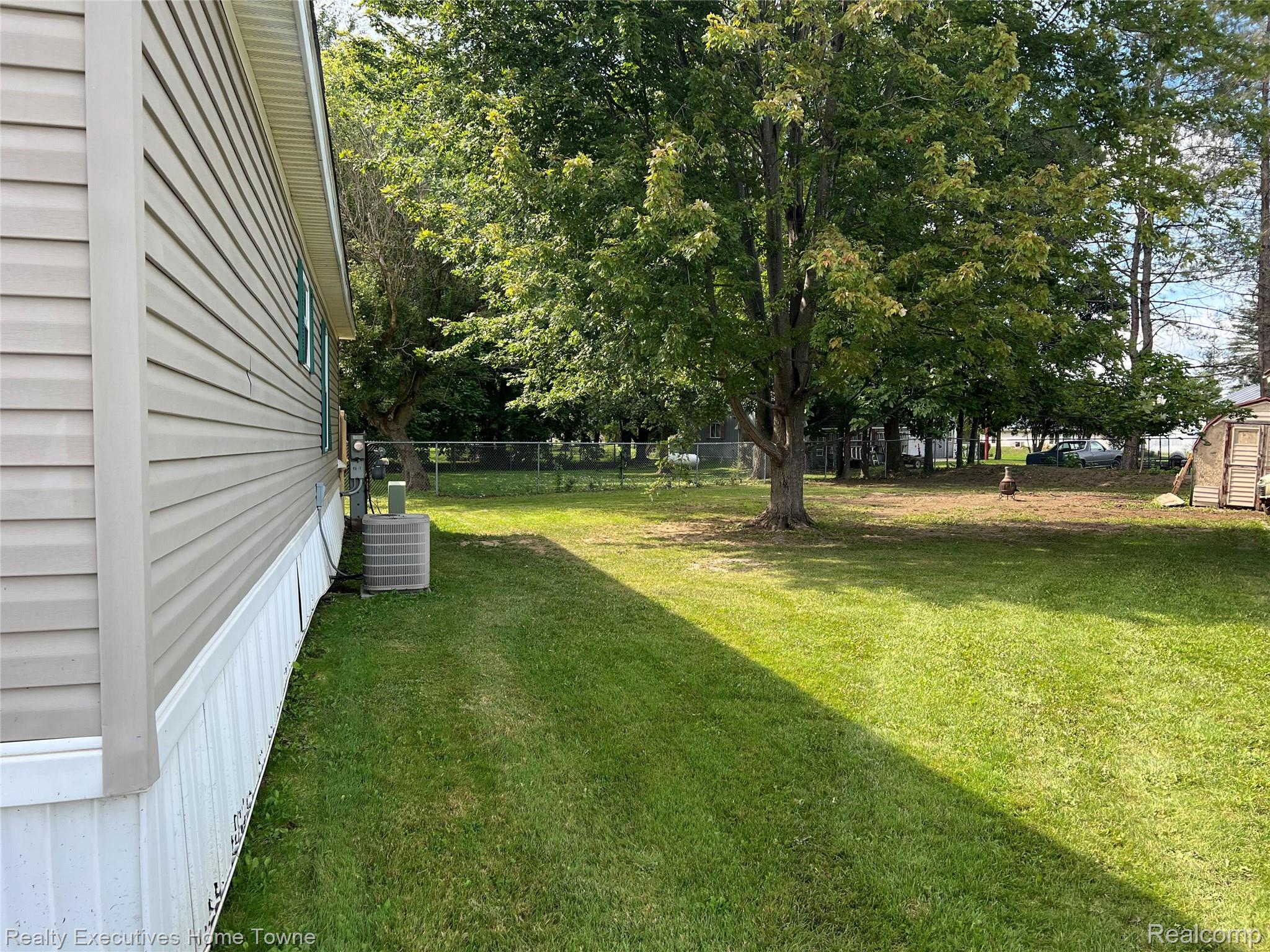 7140. Mapleview Circle W 64 Property Photo 31