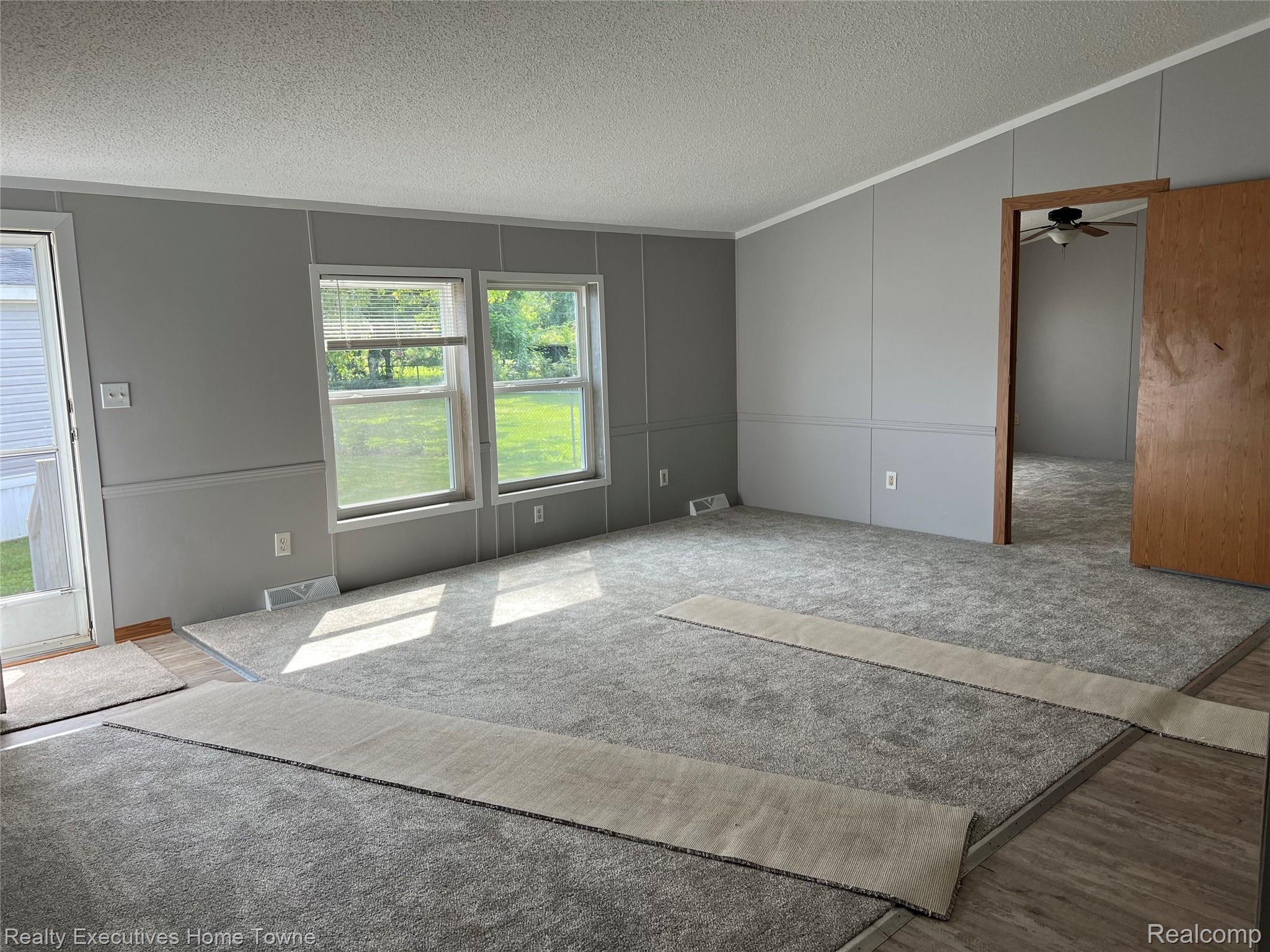 7140. Mapleview Circle W 64 Property Photo 33
