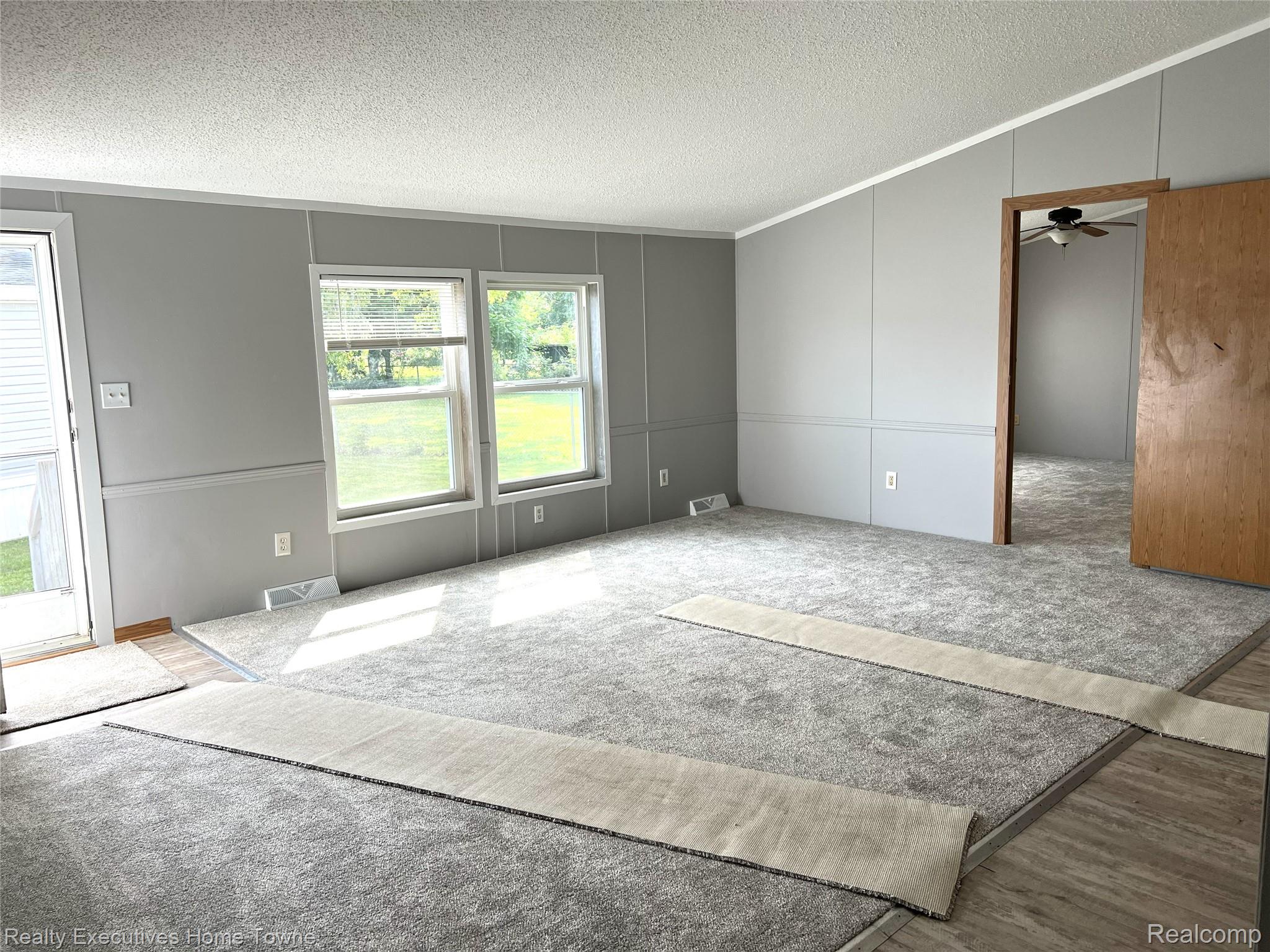 7140. Mapleview Circle W 64 Property Photo 36