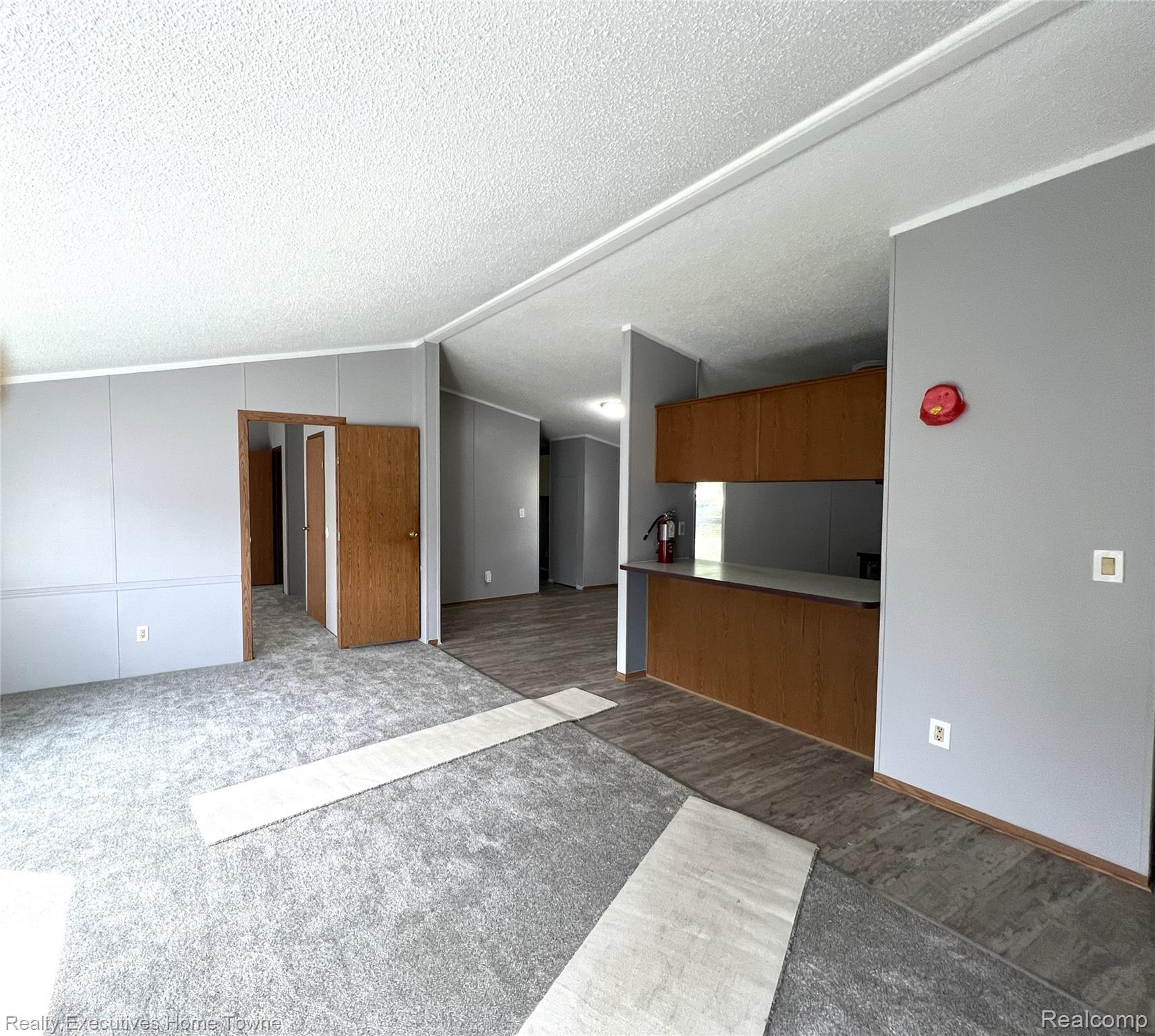 7140. Mapleview Circle W 64 Property Photo 37