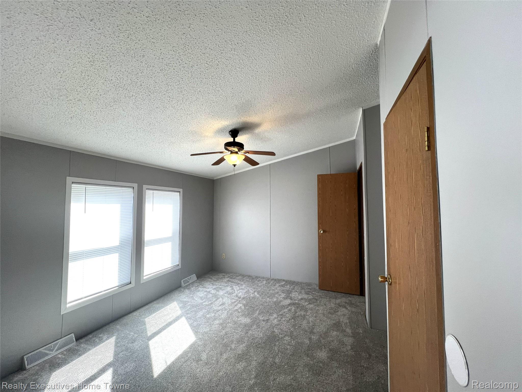 7140. Mapleview Circle W 64 Property Photo 39