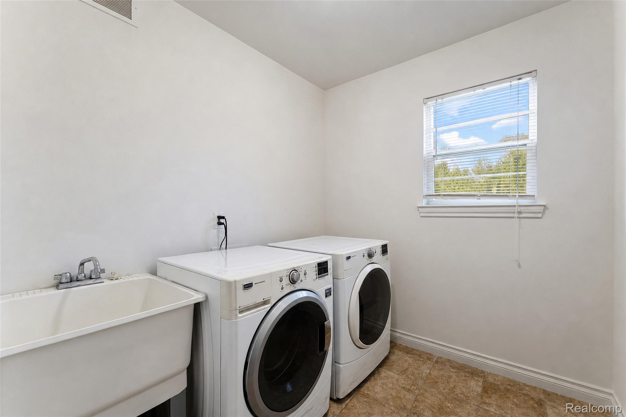 446 Cherry Stone Drive Property Photo 10