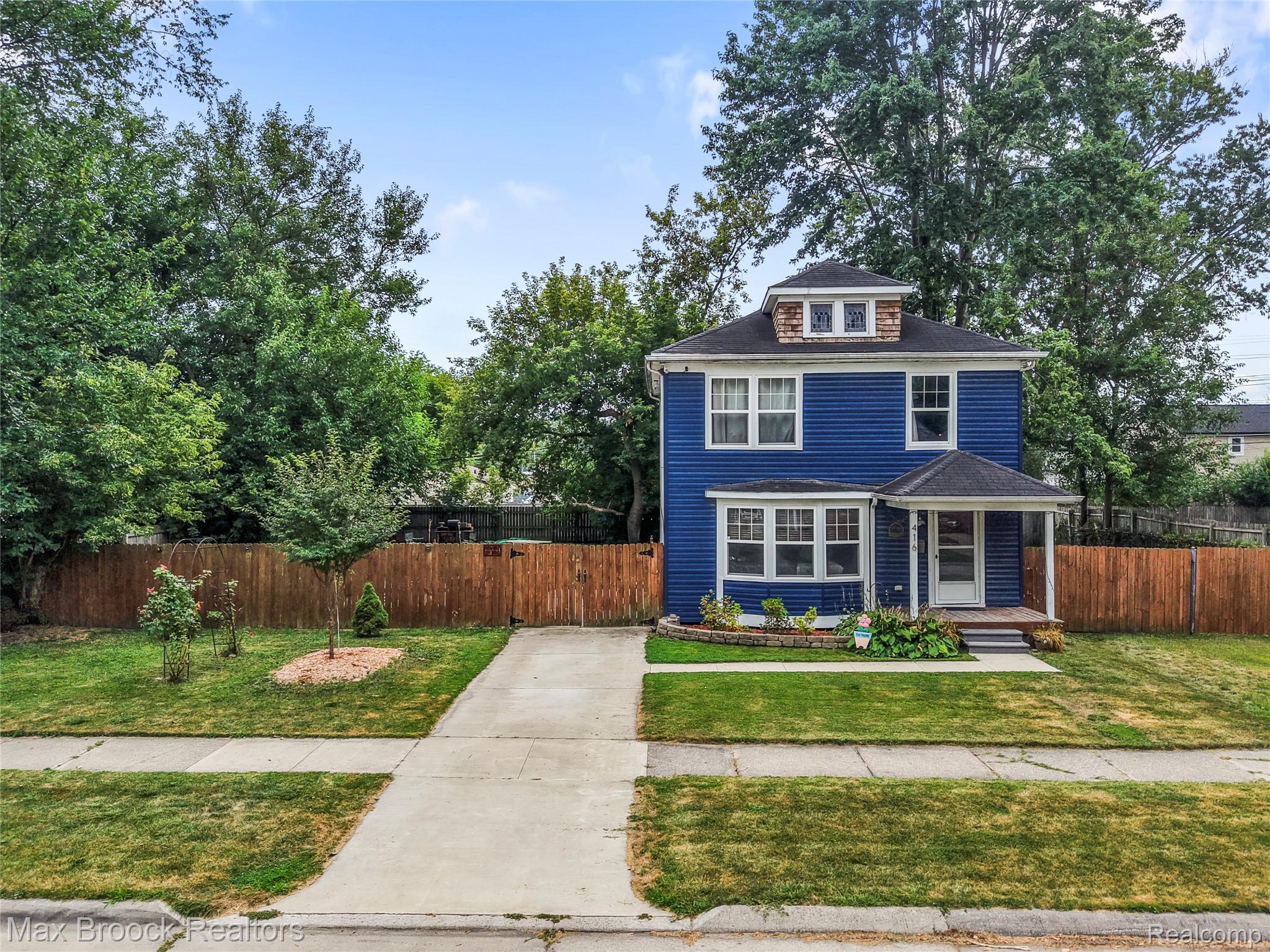 416 E George Avenue Property Photo 1