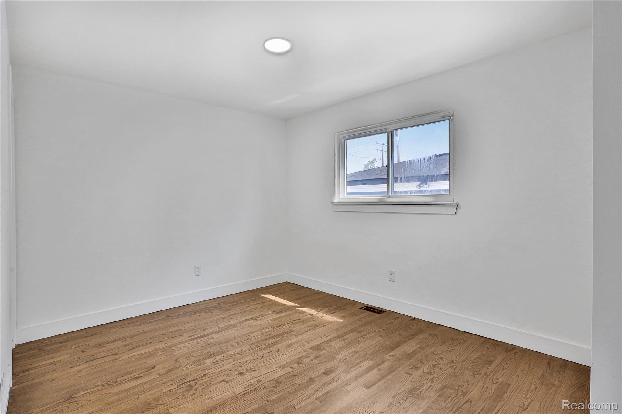 4260 Kiefer Avenue Property Photo 3