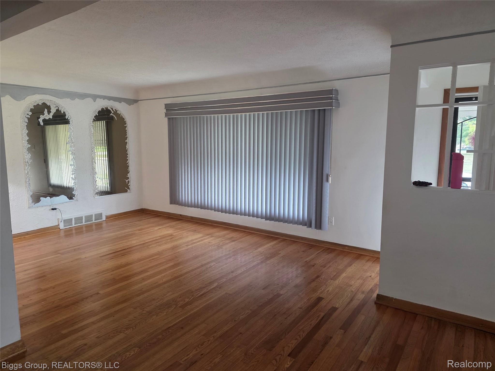 11414 Burt Road Property Photo 5