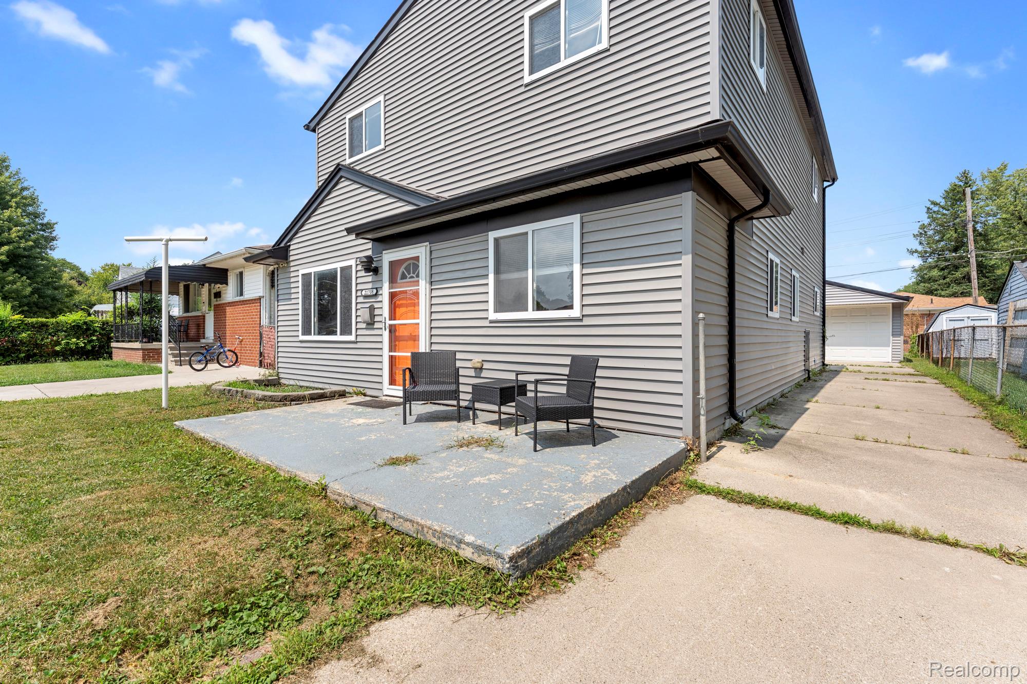21708 Powers Avenue Property Photo 2