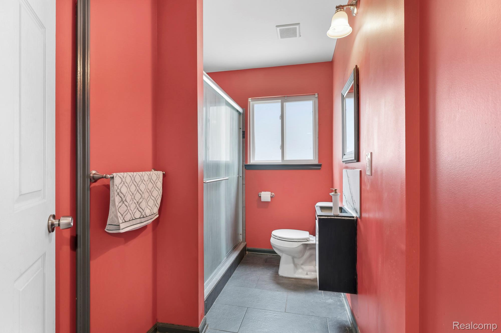 21708 Powers Avenue Property Photo 9