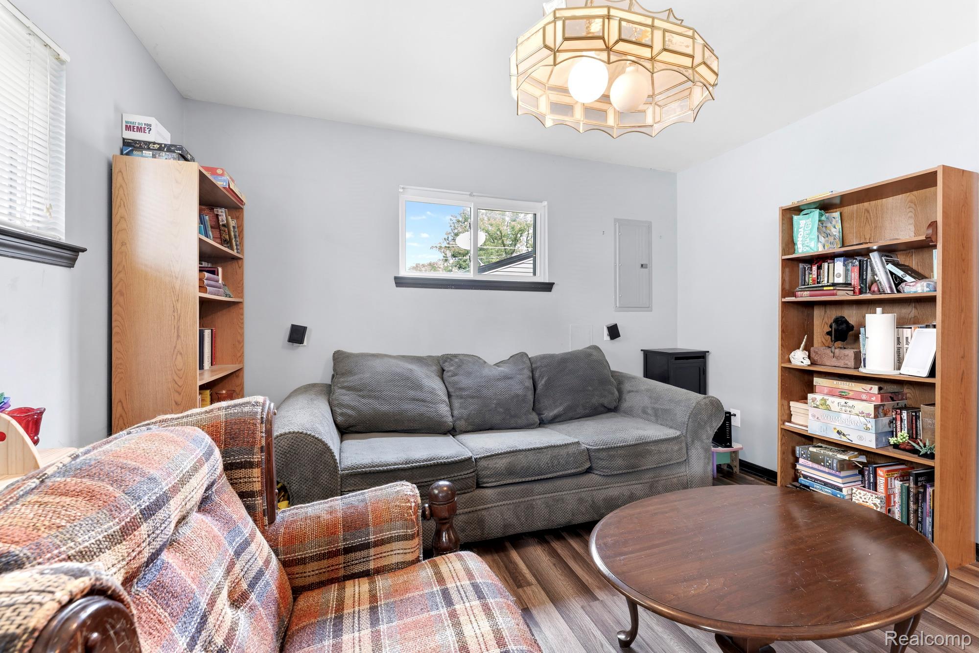 21708 Powers Avenue Property Photo 11