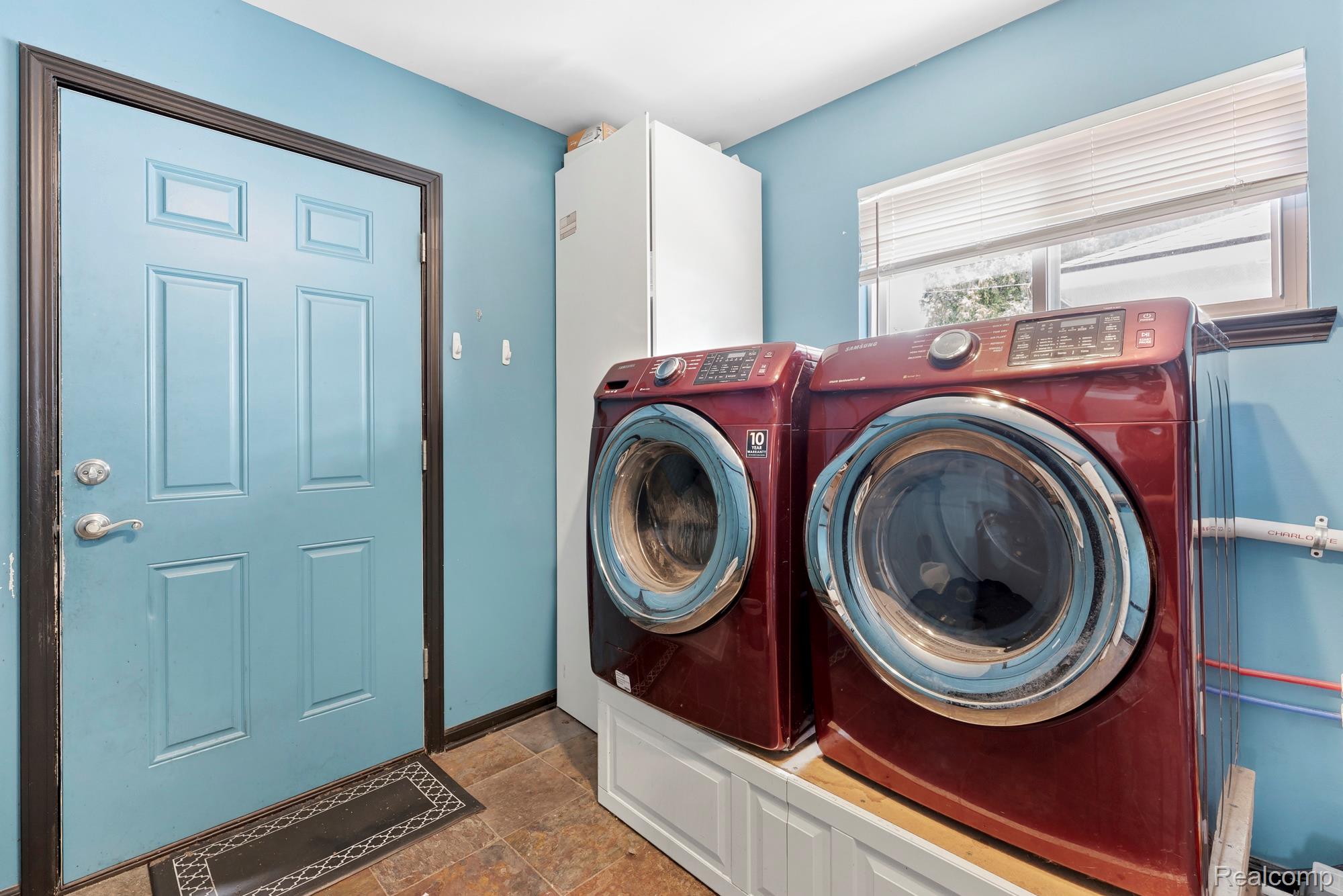 21708 Powers Avenue Property Photo 13