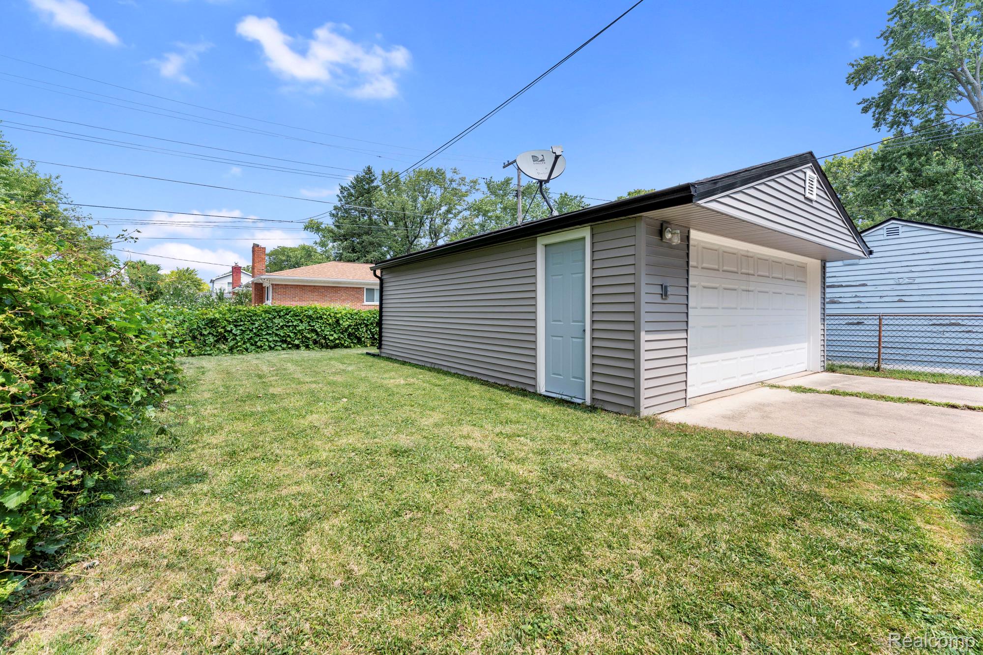 21708 Powers Avenue Property Photo 28