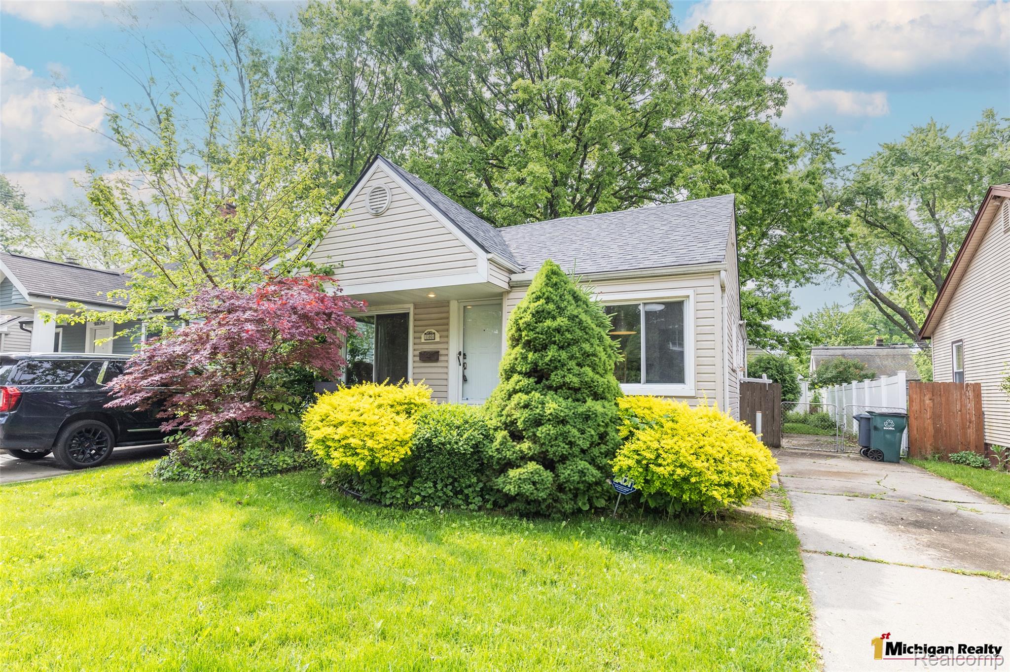 1564 Cole Street Property Photo 1