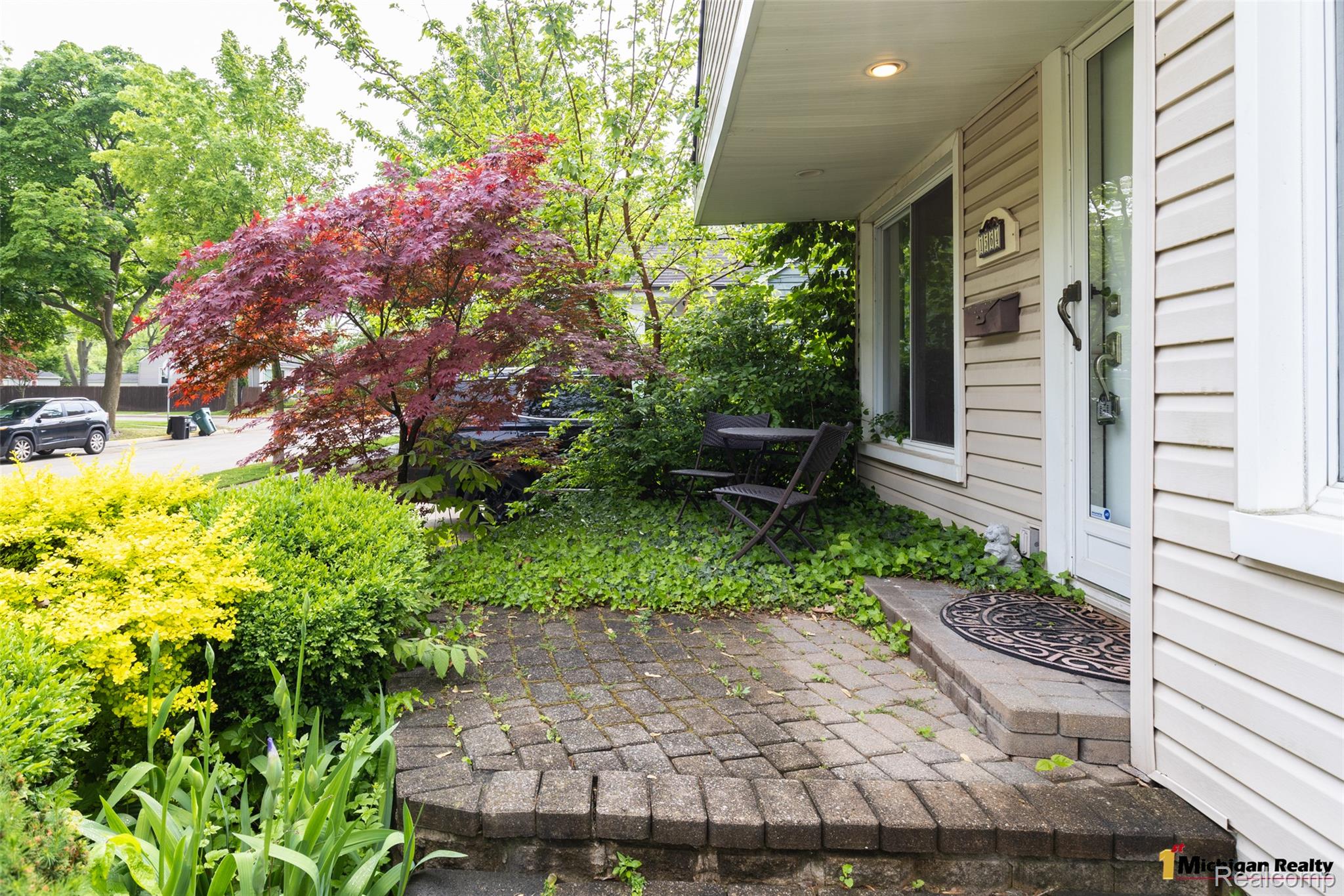 1564 Cole Street Property Photo 2