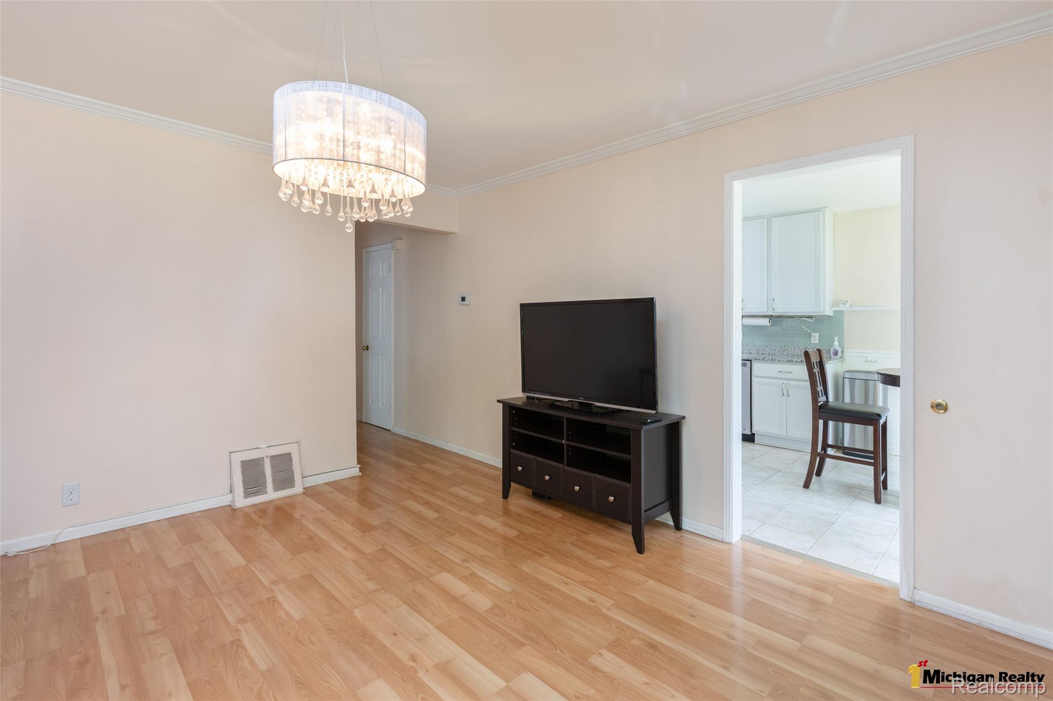 1564 Cole Street Property Photo 5