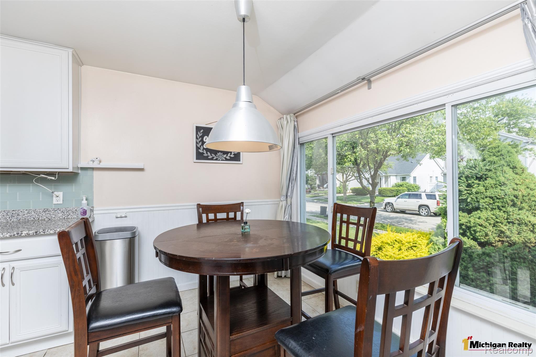 1564 Cole Street Property Photo 6