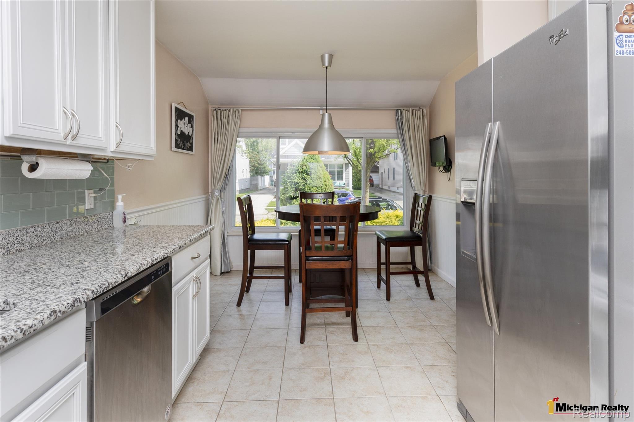 1564 Cole Street Property Photo 9
