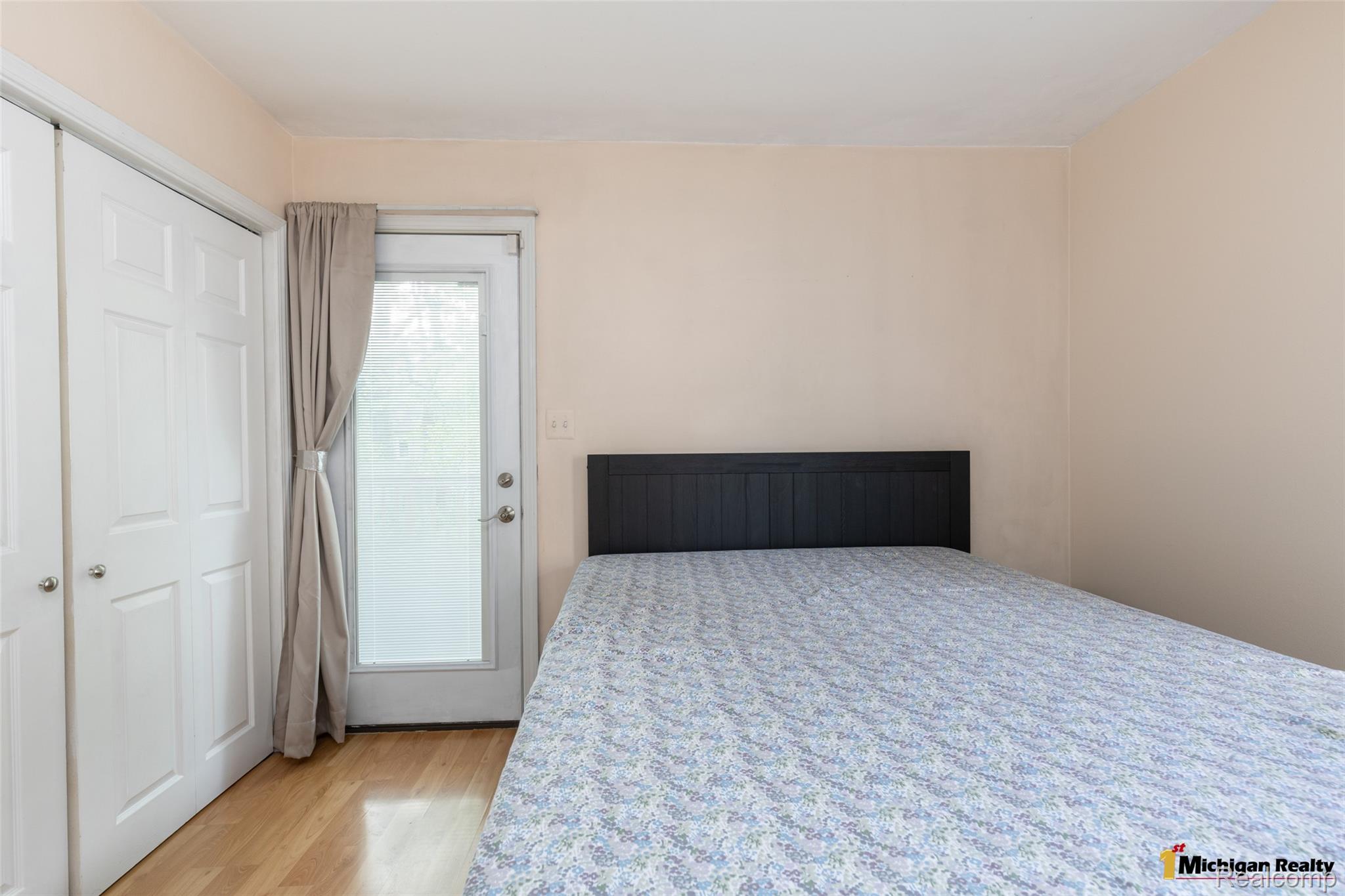 1564 Cole Street Property Photo 16