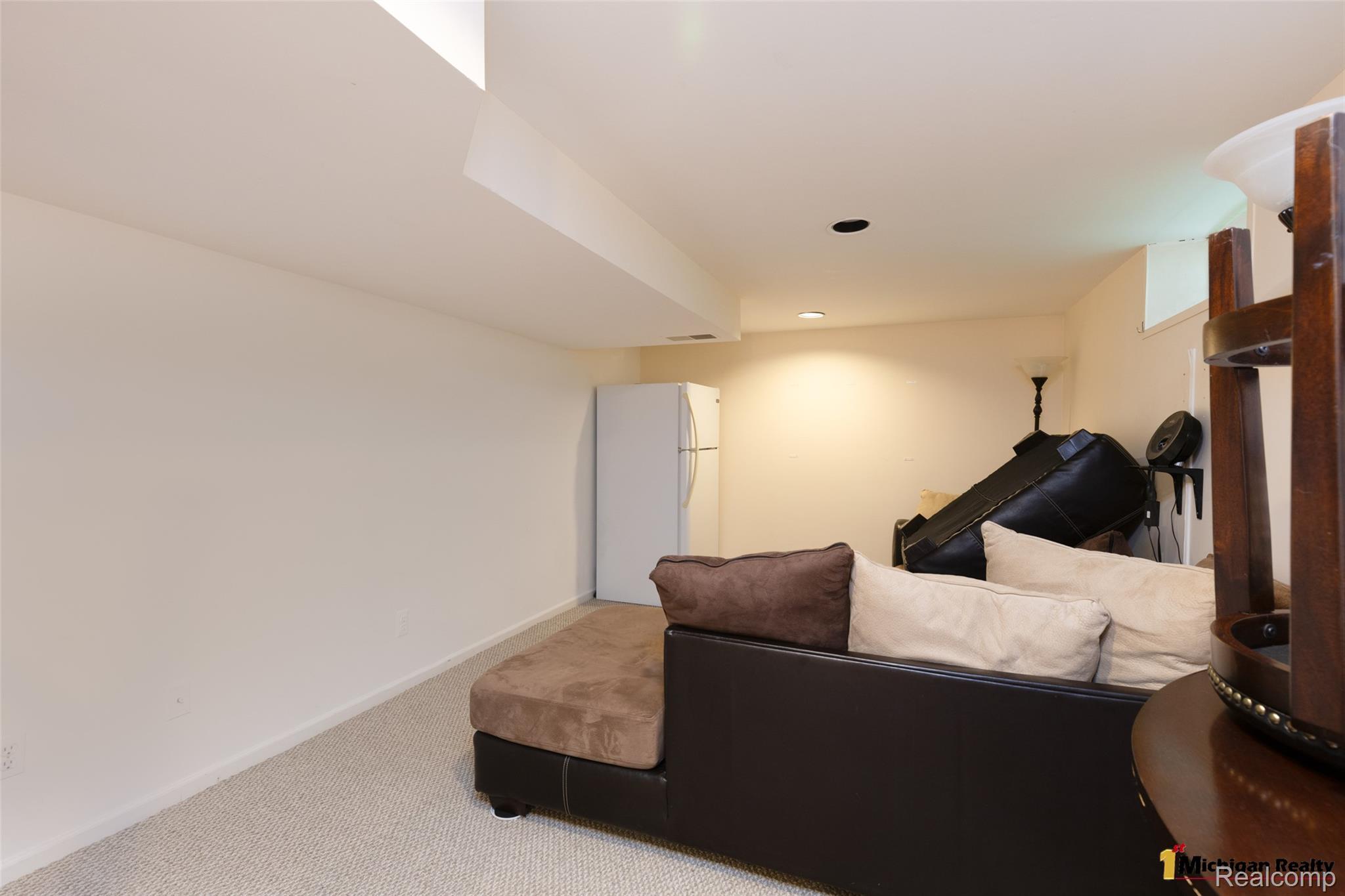 1564 Cole Street Property Photo 20