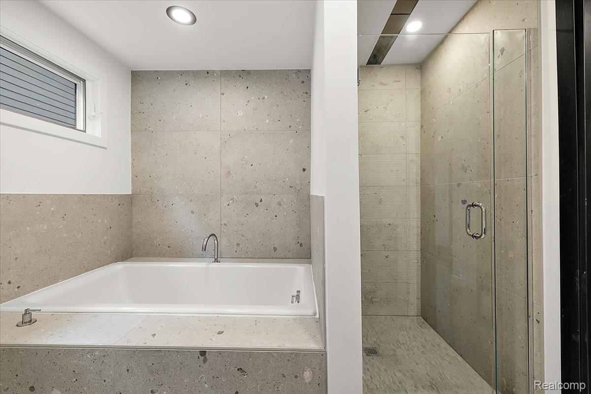 303 Forest Avenue Property Photo 17