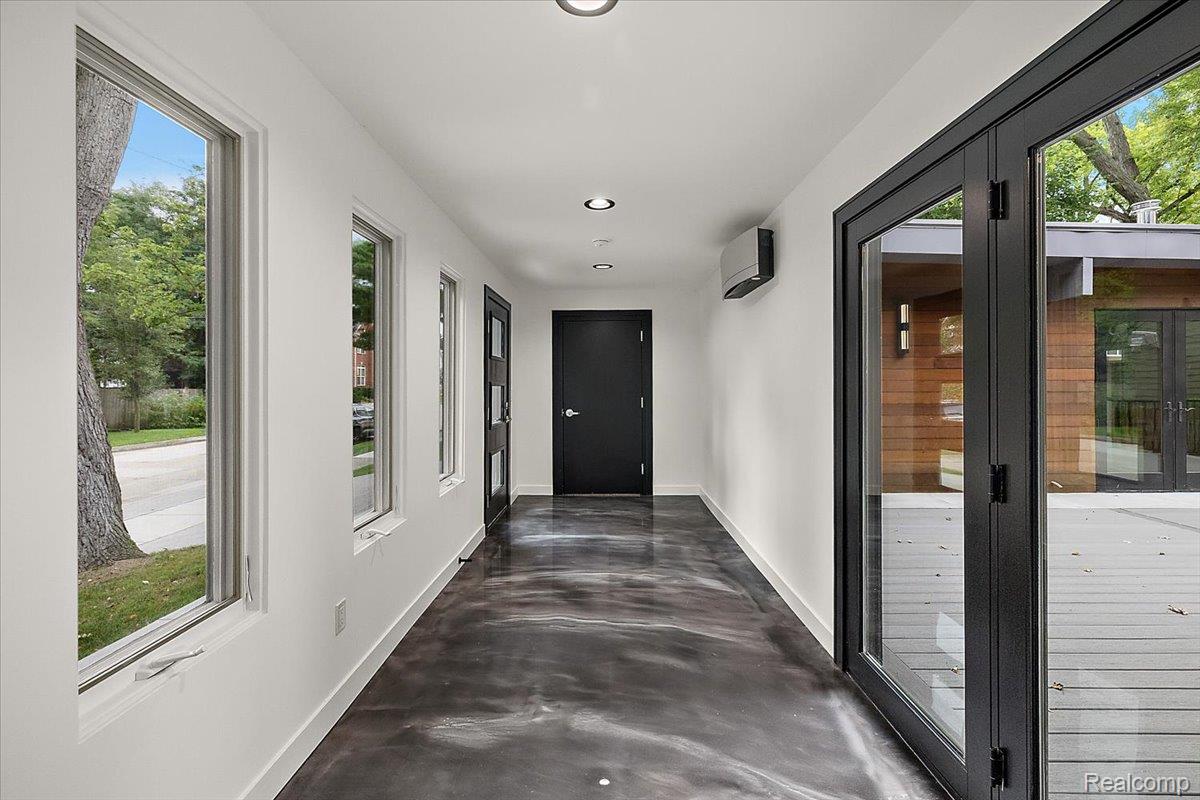 303 Forest Avenue Property Photo 18