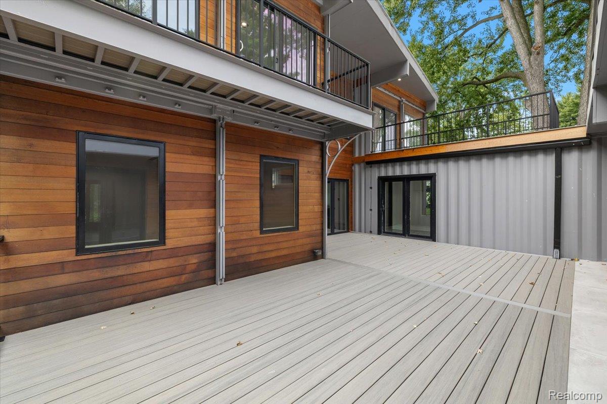303 Forest Avenue Property Photo 24