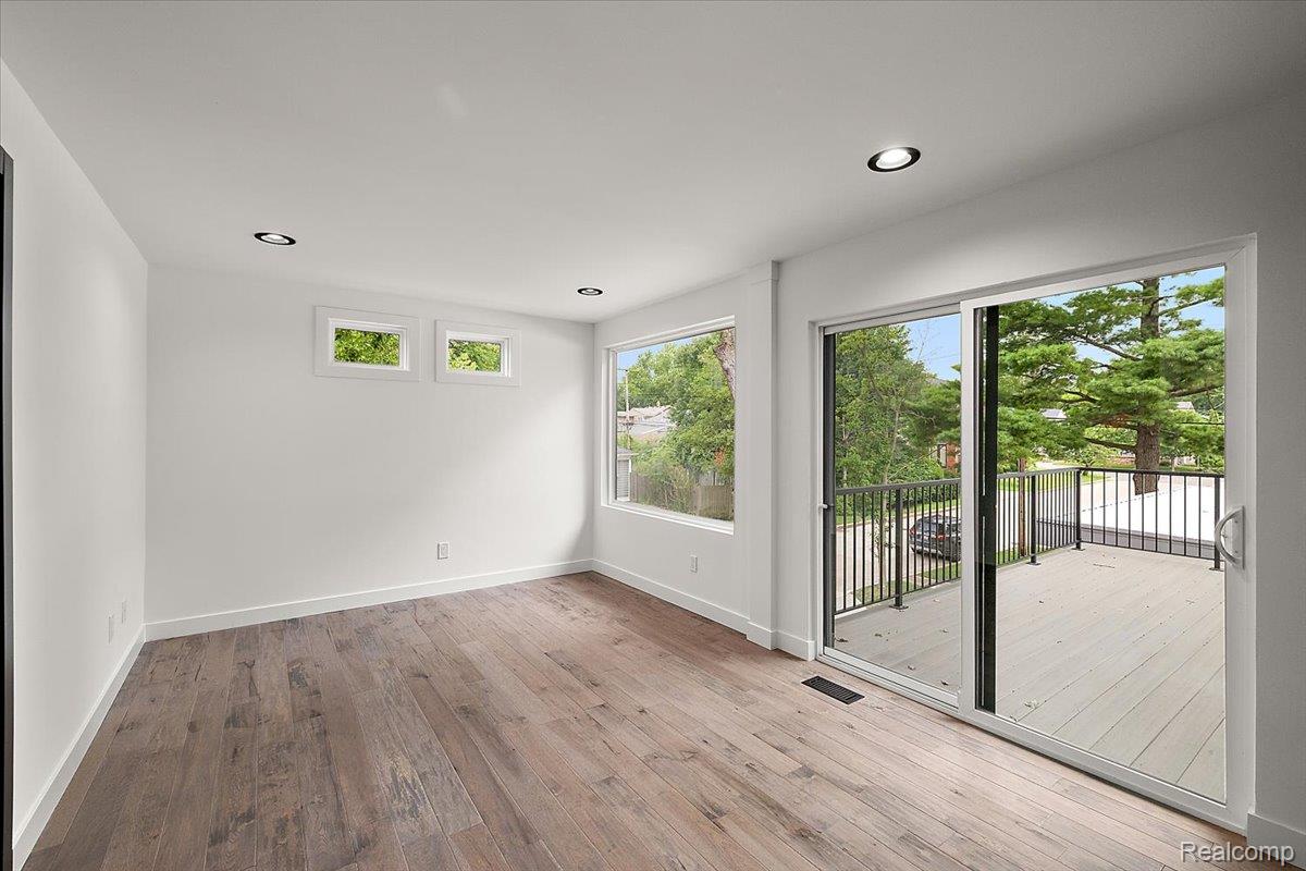 303 Forest Avenue Property Photo 29