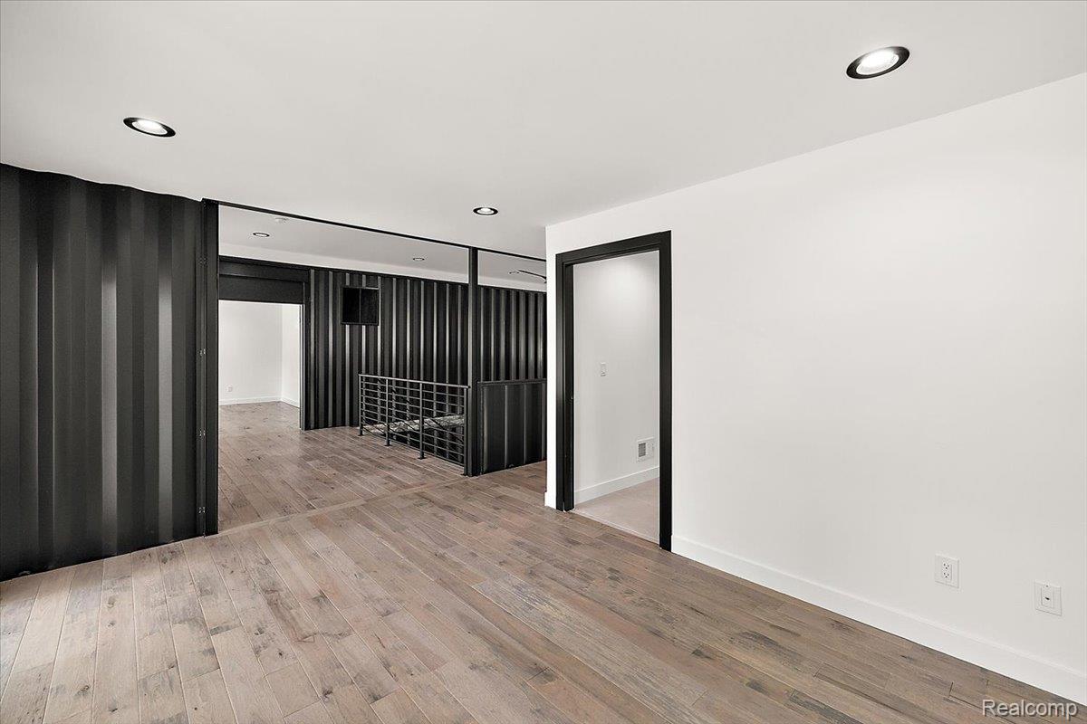 303 Forest Avenue Property Photo 30