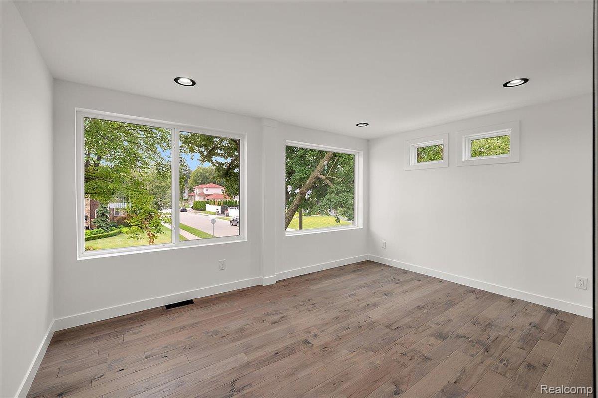 303 Forest Avenue Property Photo 33