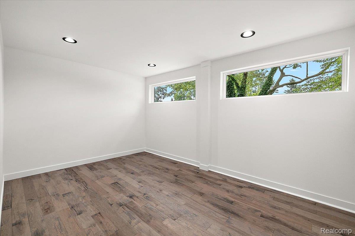 303 Forest Avenue Property Photo 41