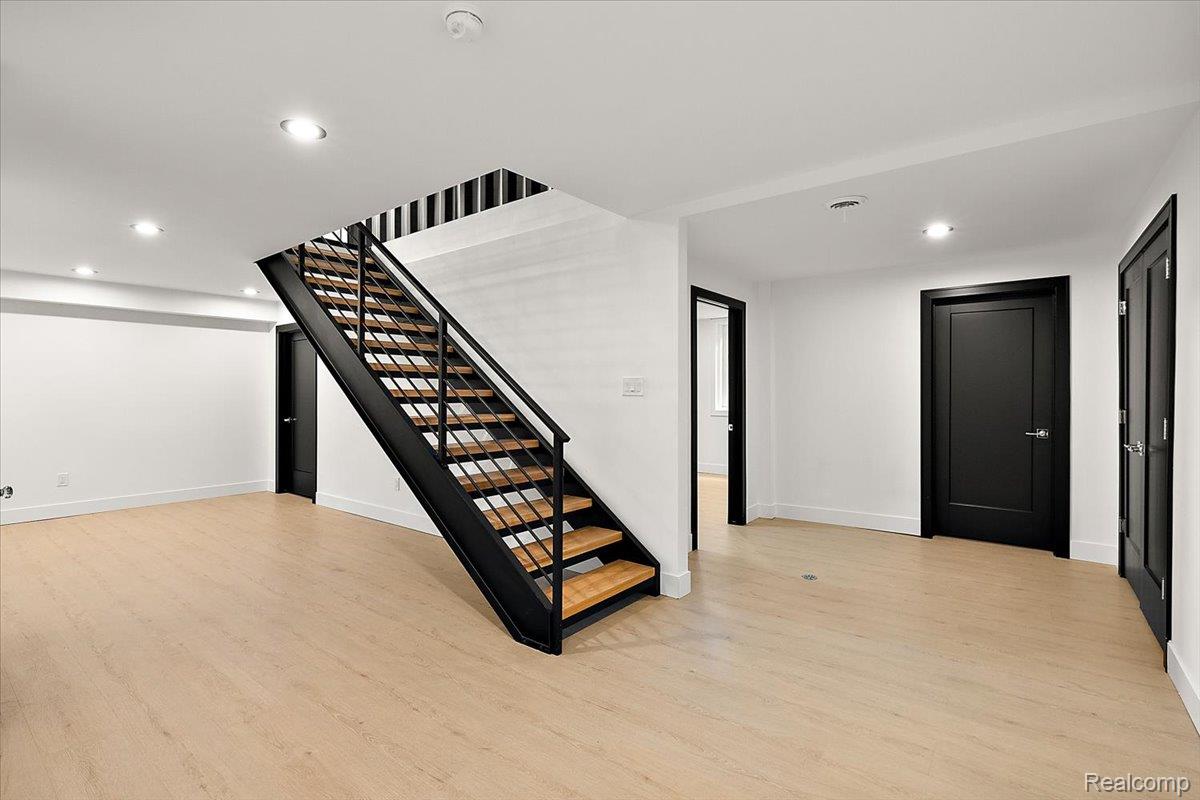303 Forest Avenue Property Photo 43