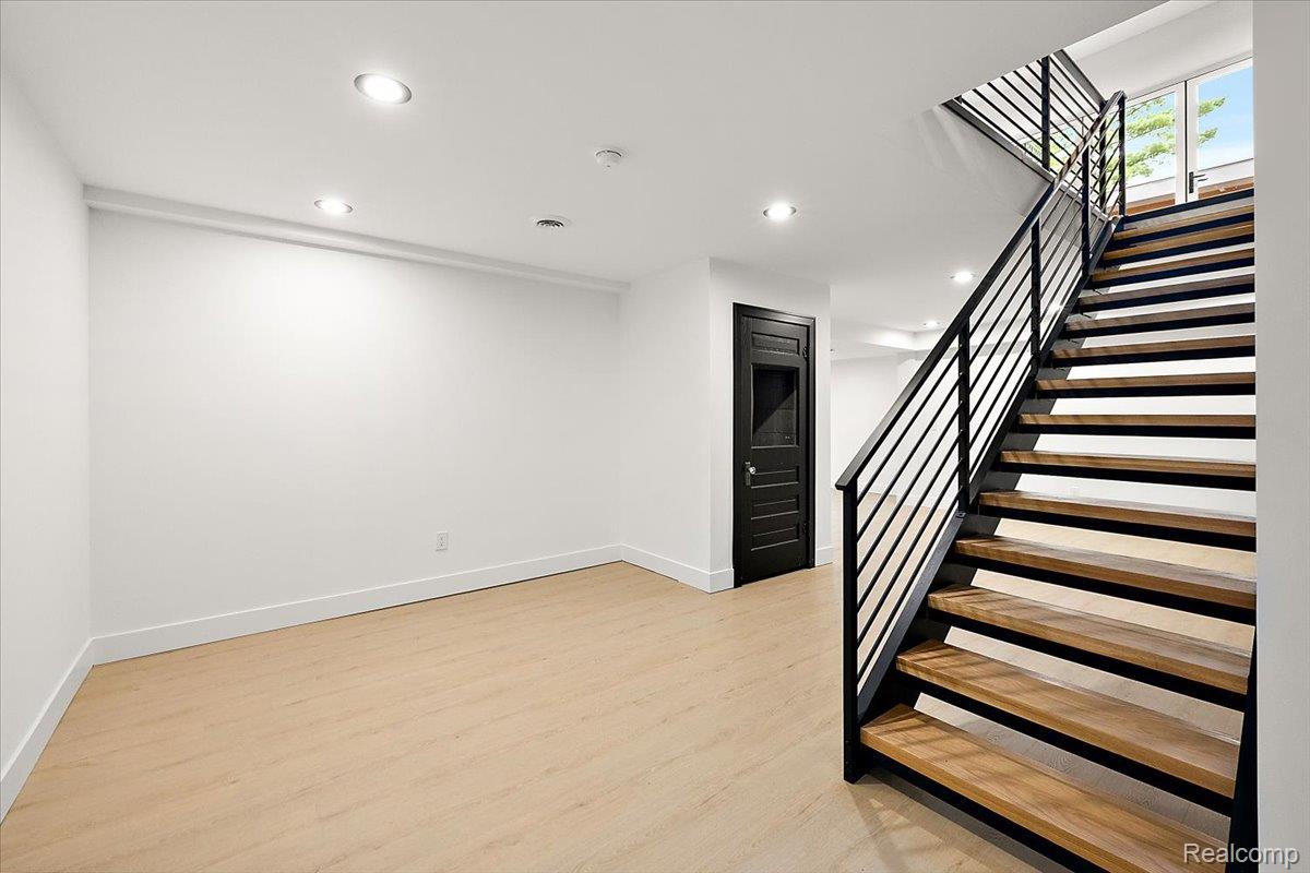 303 Forest Avenue Property Photo 44