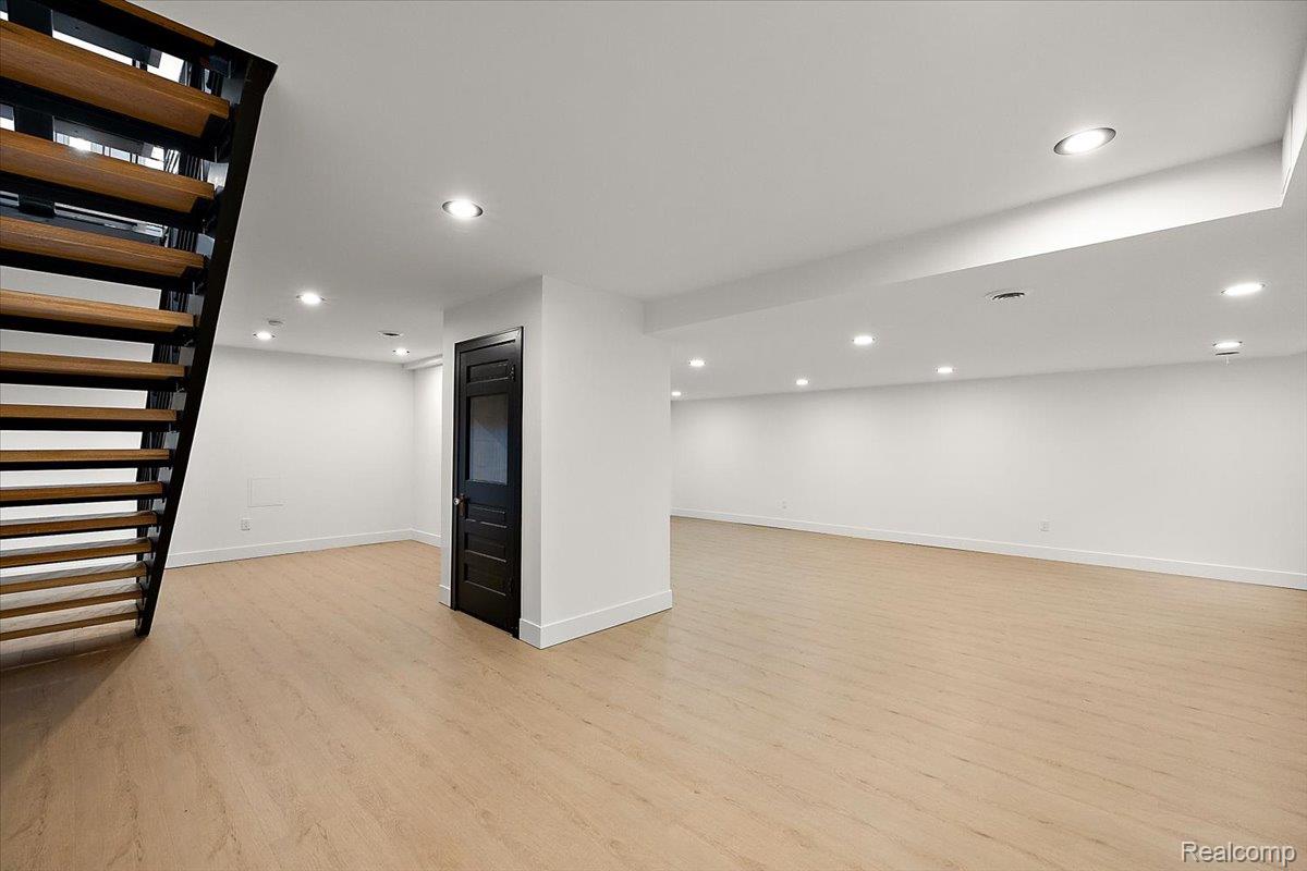 303 Forest Avenue Property Photo 45