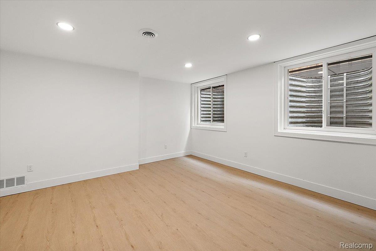 303 Forest Avenue Property Photo 47
