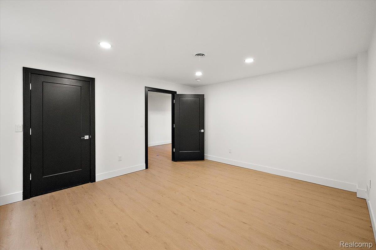 303 Forest Avenue Property Photo 48