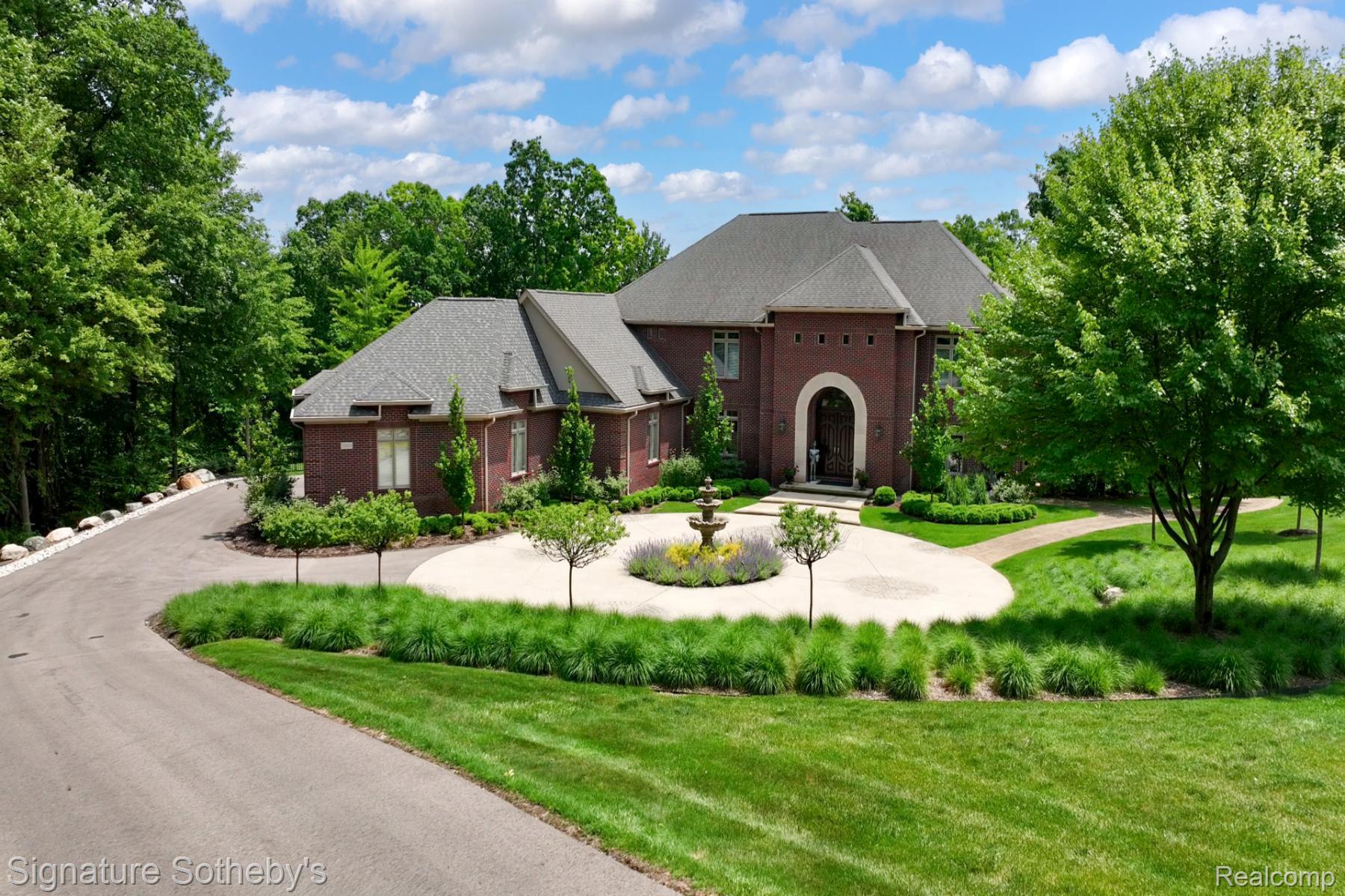 5001 Forest Valley Property Photo 1