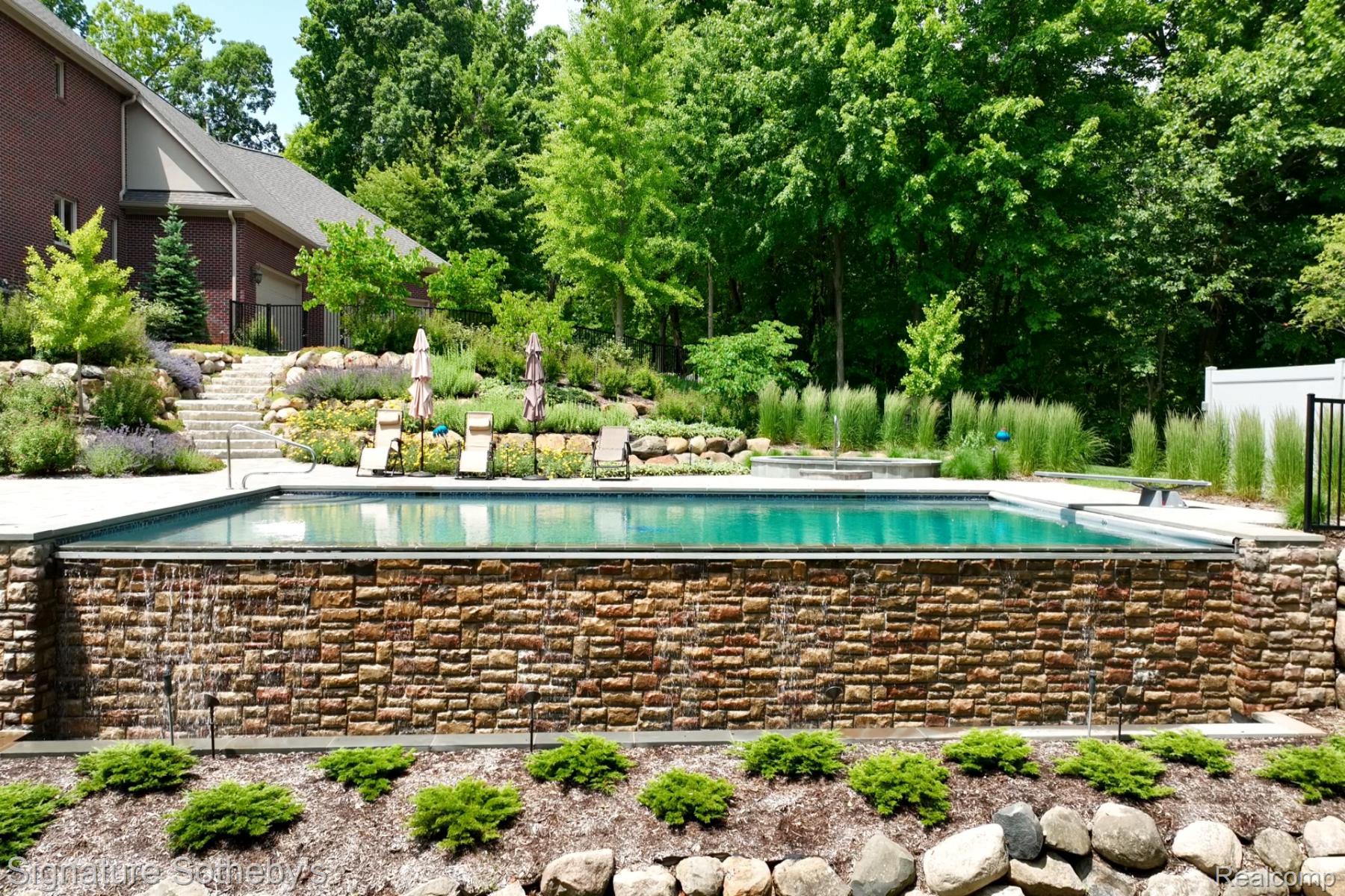 5001 Forest Valley Property Photo 7