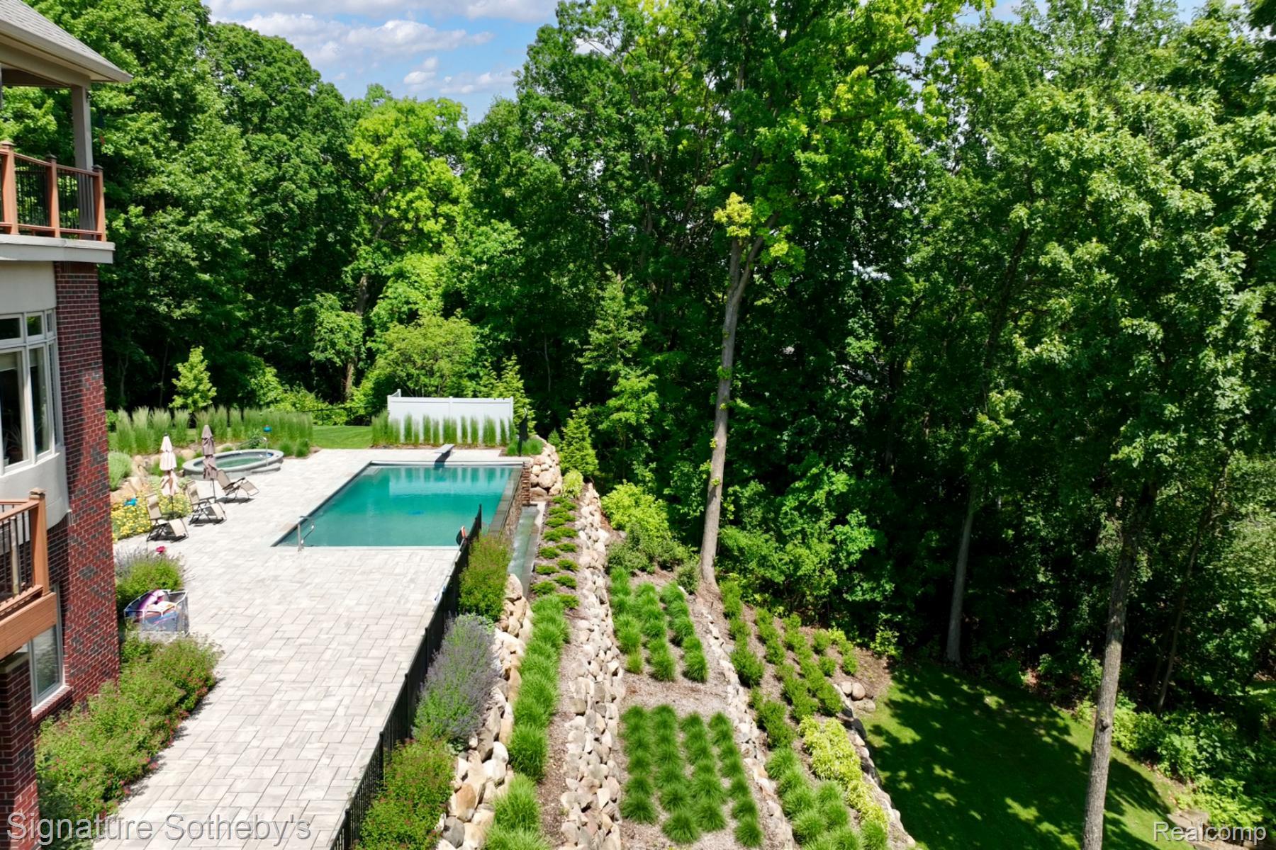 5001 Forest Valley Property Photo 13