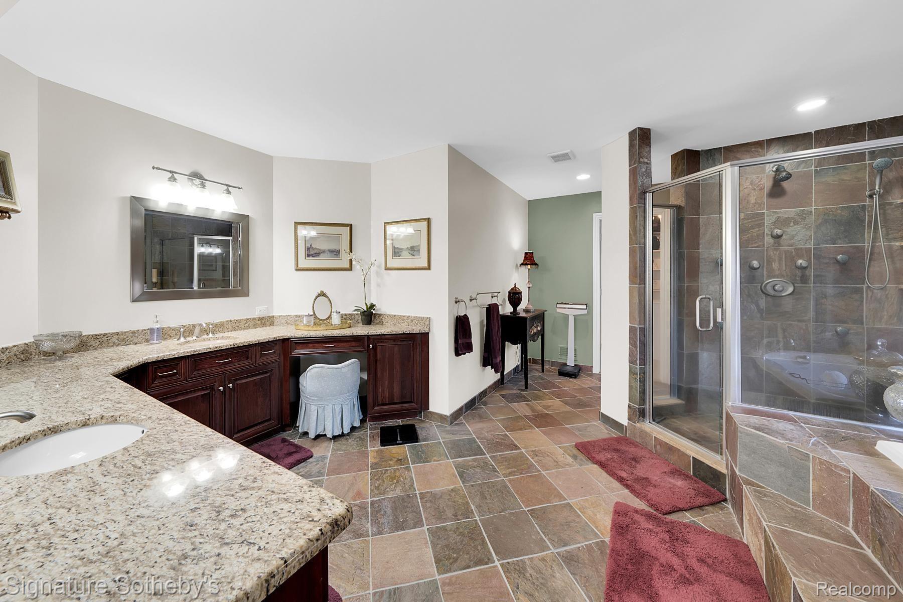 5001 Forest Valley Property Photo 43