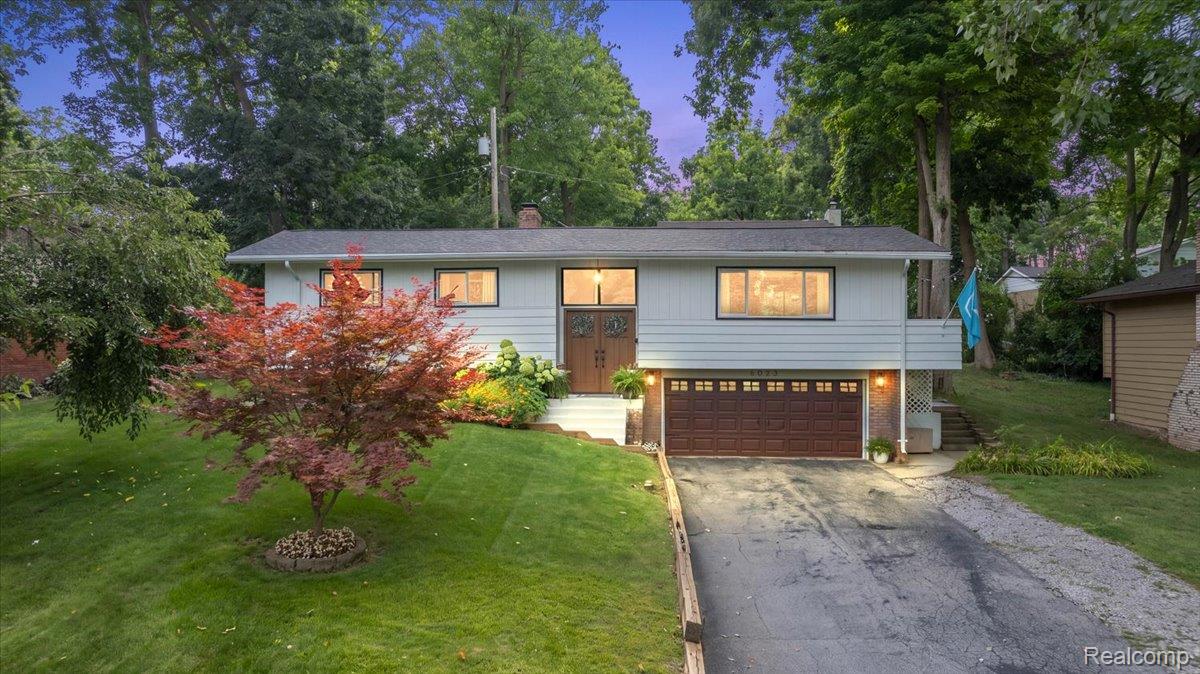 6023 Paramus Property Photo 1