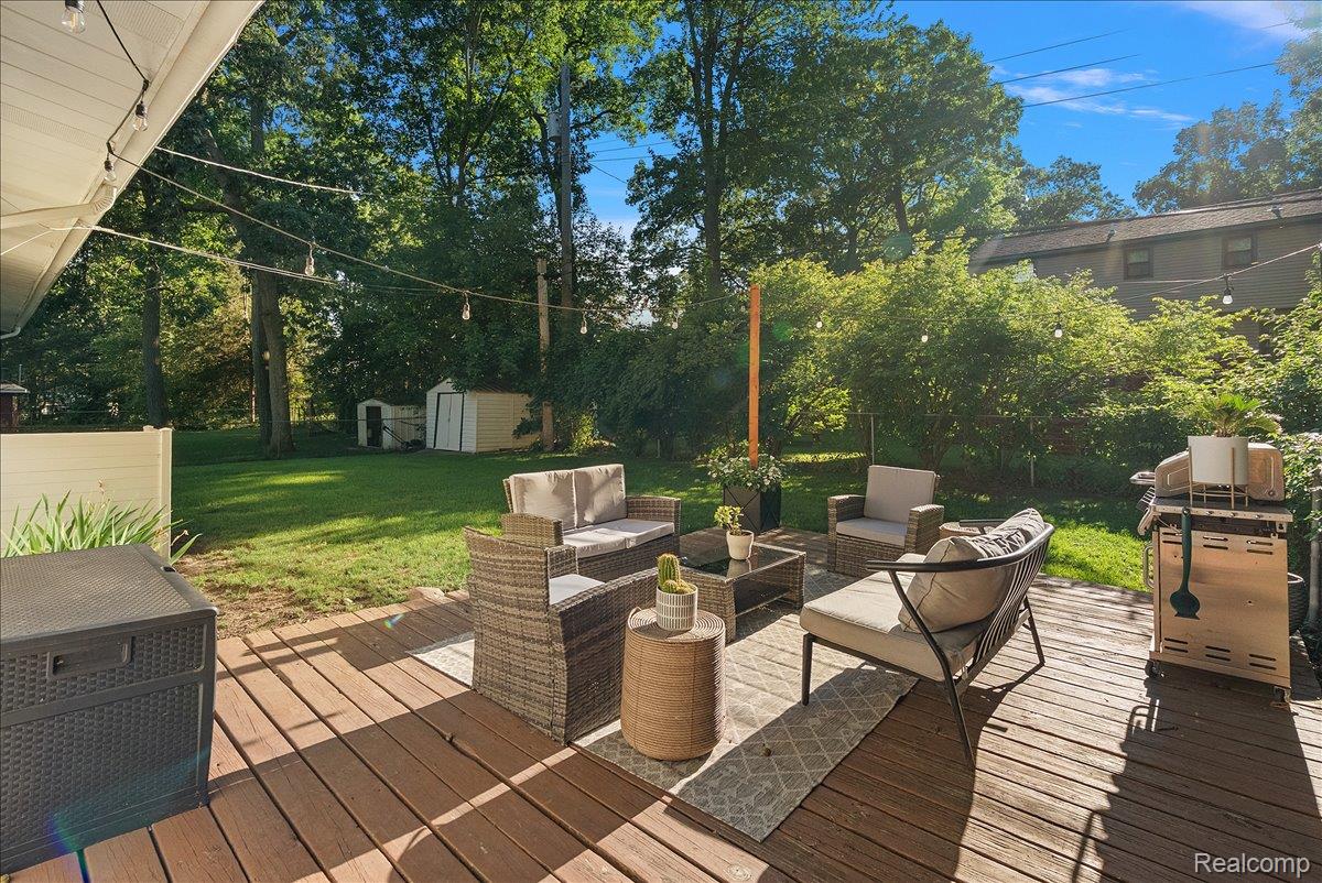 6023 Paramus Property Photo 5