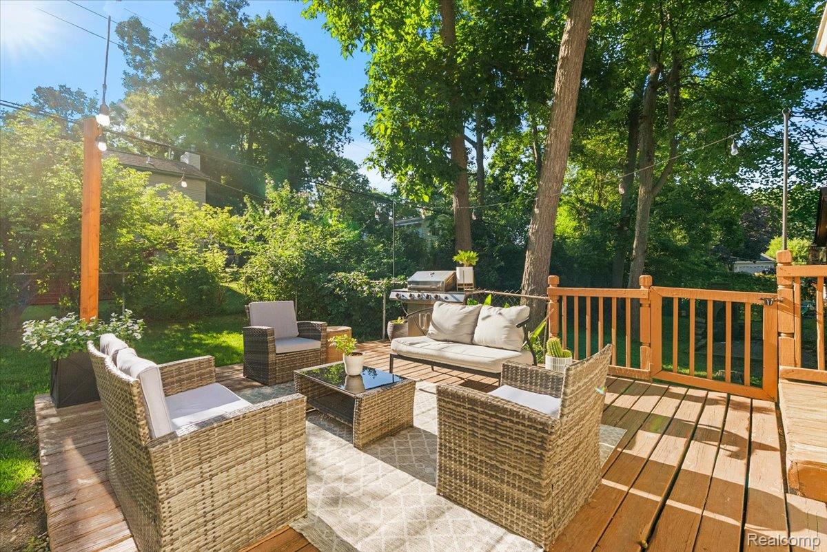 6023 Paramus Property Photo 6