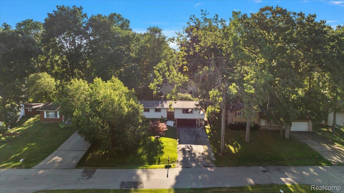 6023 Paramus Property Photo 7