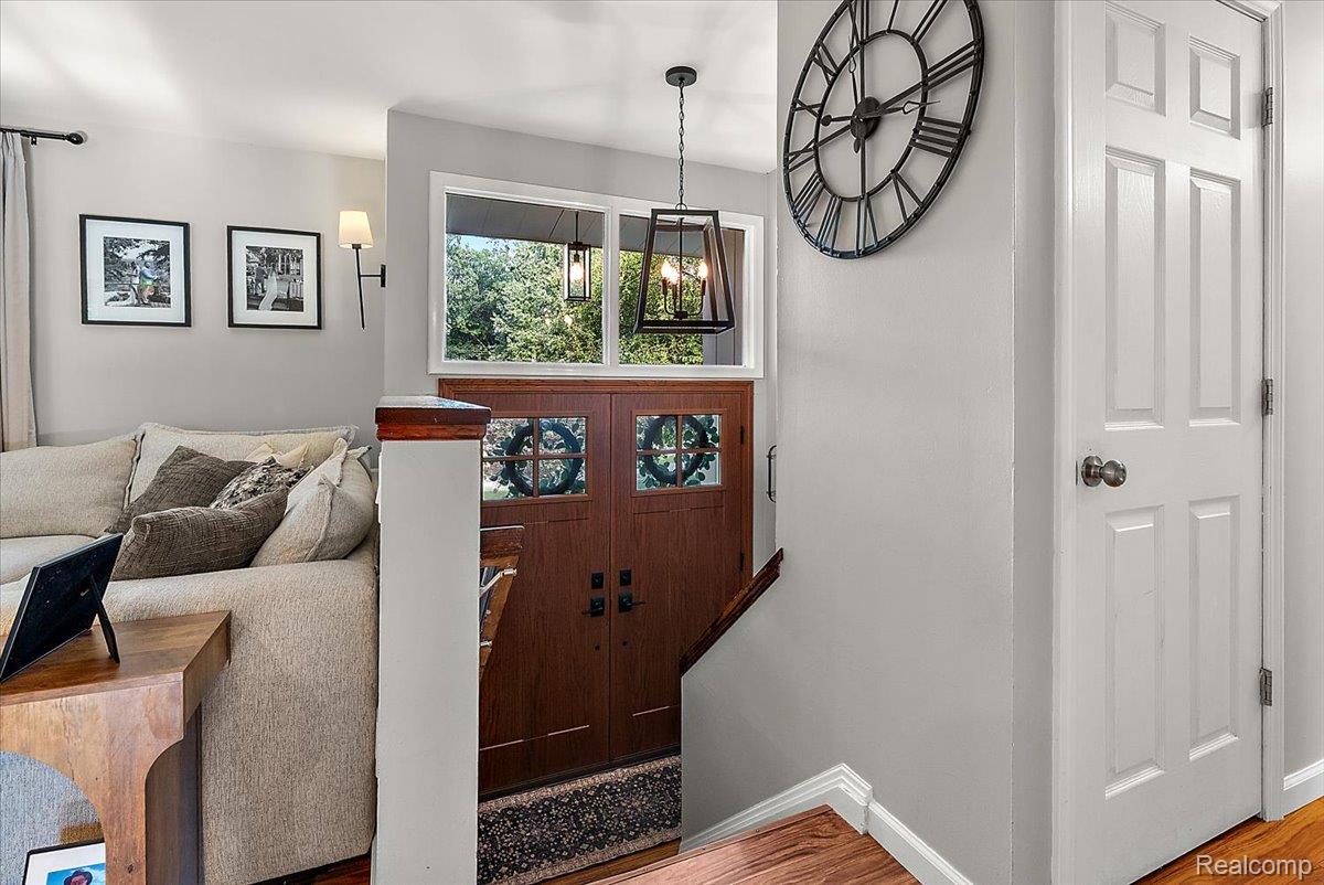 6023 Paramus Property Photo 9