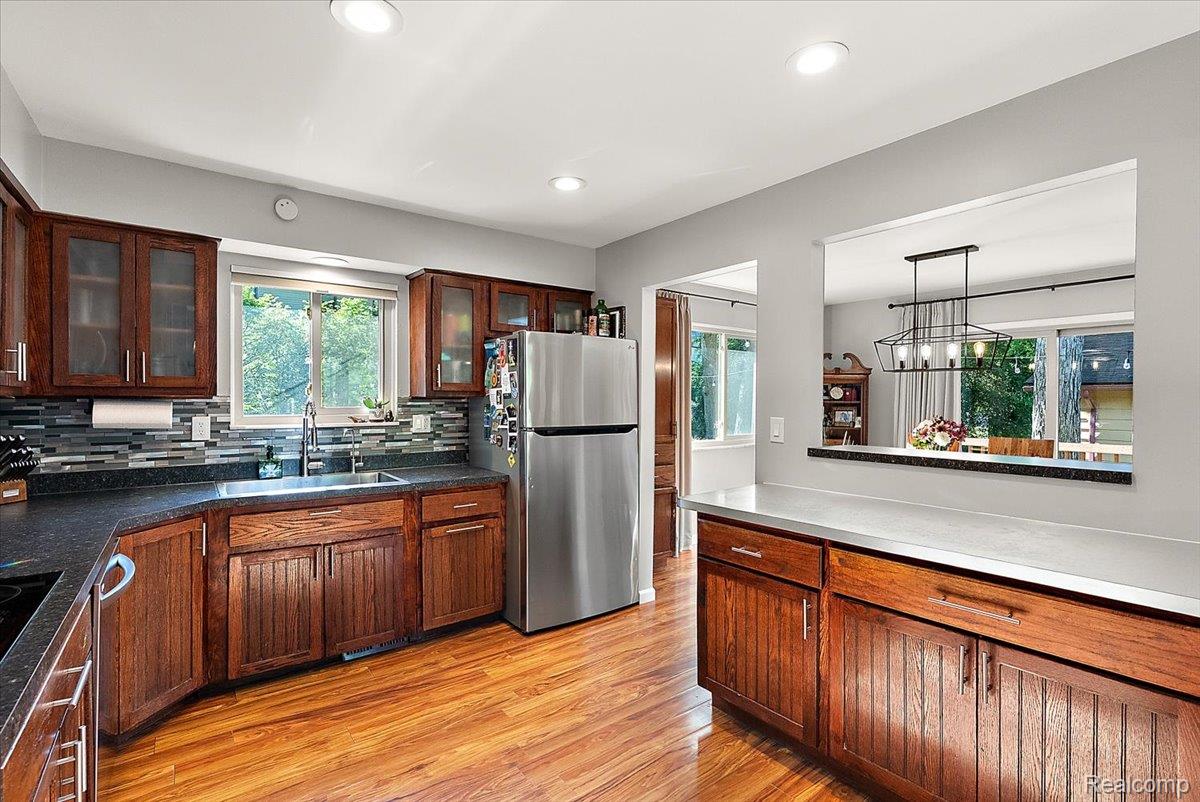 6023 Paramus Property Photo 14