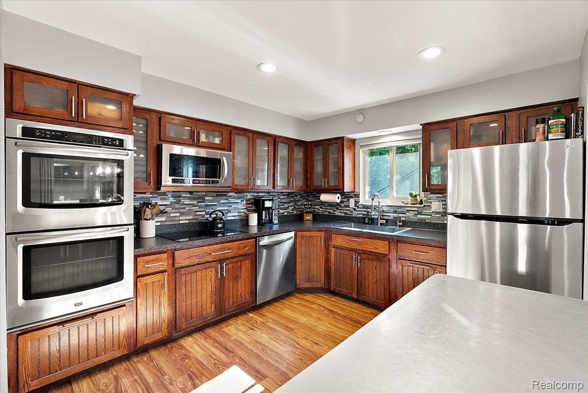 6023 Paramus Property Photo 15