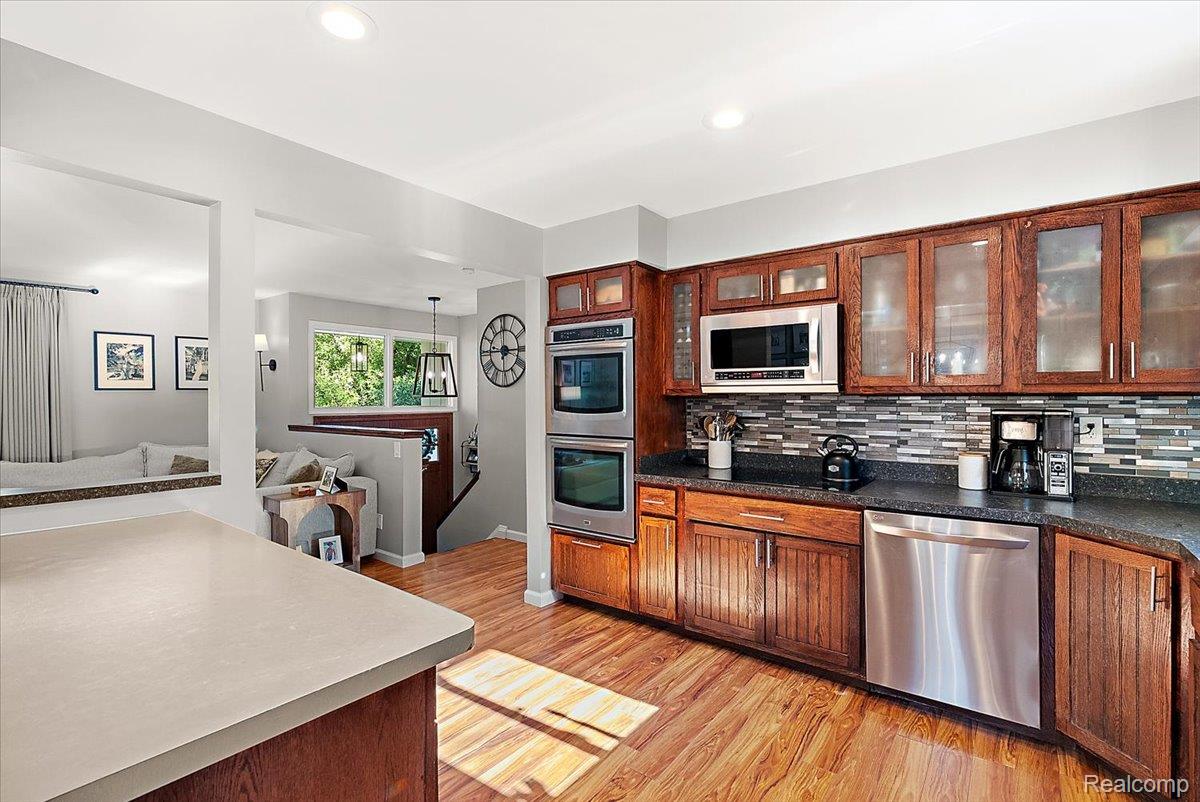6023 Paramus Property Photo 17