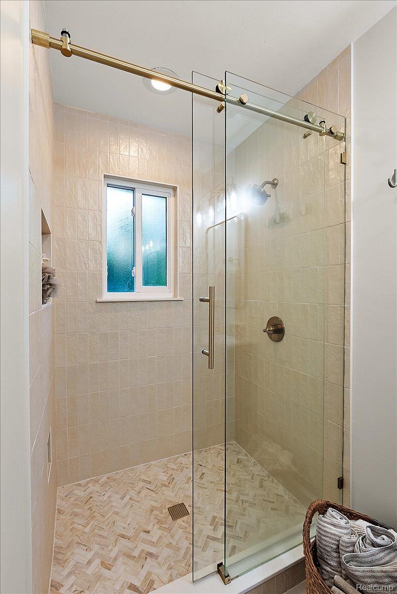 6023 Paramus Property Photo 24