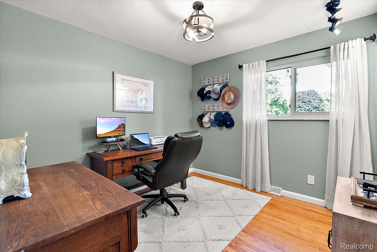 6023 Paramus Property Photo 27