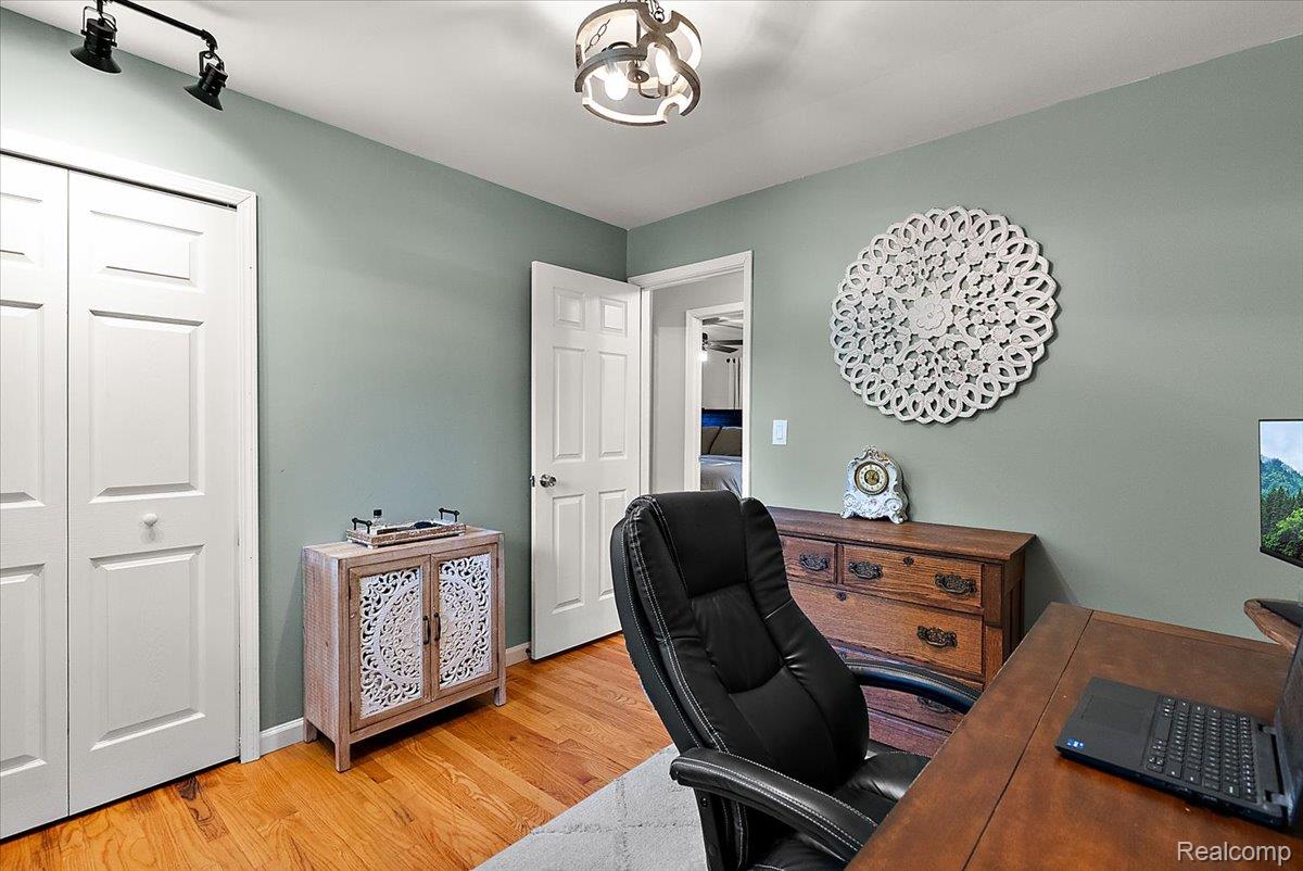 6023 Paramus Property Photo 28
